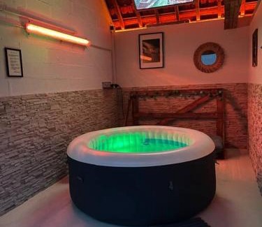 Chaon House | La Demeure du Cerf Gîte de charme avec piscine chauffée & spa, au cœur de la Sologne, proche Lamotte-Beuvron et Beauval
