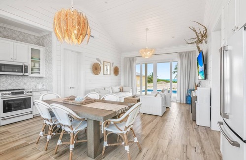 William's Town House | La Dolce Vita Cottage, - Cozy Cottage With Pool - directly on Tropic of Cancer Beach!