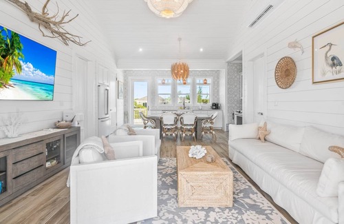 William's Town House | La Dolce Vita Cottage, - Cozy Cottage With Pool - directly on Tropic of Cancer Beach!