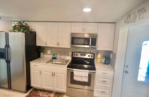 Clearwater Apartment | La Dolce Vita! Only 5 minutes from the beach π
