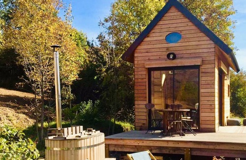 La Roche-des-Arnauds Cabin | La Dormance Comfortable wooden cabin