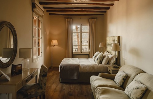 Penaguila Hotel | La Escondida Singular's Hotels & Restaurants