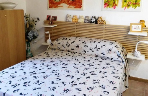 Sant'Antioco Bed & Breakfast | La gatta doubleroom+bathroom+kitchen B&BSemaforo