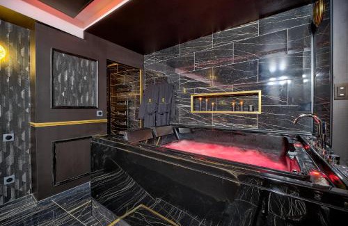 Macon Apartment | LA GOLDEN ROOM - Suite de Luxe avec Jacuzzi
