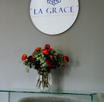 Kempton Park House | La Grace