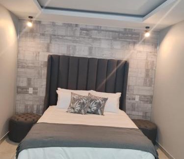 Kempton Park House | La Grace