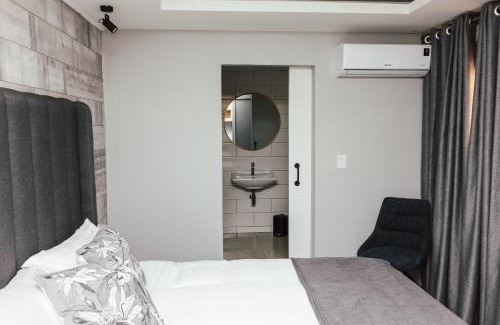 Kempton Park House | La Grace