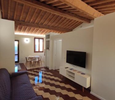 Peccioli Apartment | La grande terrazza, centro borgo