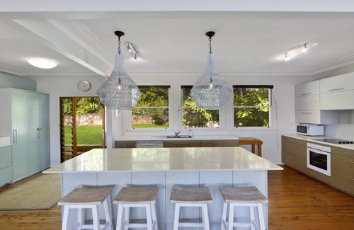 Avoca Beach House | La Gratitude - Short Walk to Beach, Great Views!