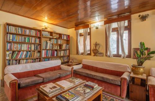 Rumtek Villa | La Ipsing Farm by StayVista - 3 BHK Villa with Balcony, Mountain View, Indoor Games, and Pet Friendly