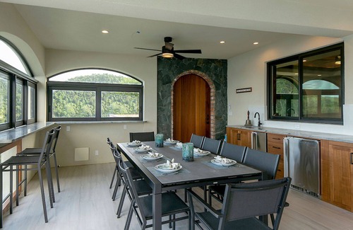 Estate Hammer Farm House | La Jolla Caribe: Newly rebuilt! Spectacular North Shore Views!