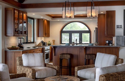 Estate Hammer Farm House | La Jolla Caribe: Newly rebuilt! Spectacular North Shore Views!