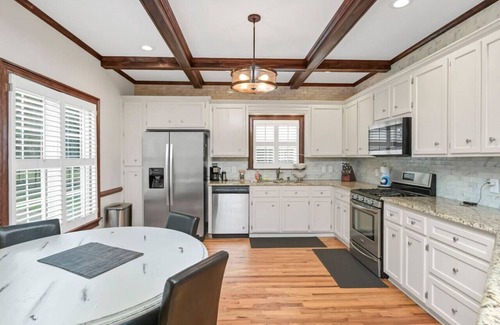 Leesville House | La La Lakehouse | Sleeps 6 on Lake Murray!