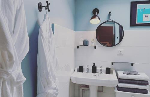 Fontcouverte House | La Loge du Grand Cèdre, chambre d'hôtes SoCosy
