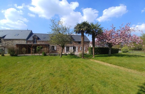 Paimpont House | La Lórien de Brocéliande, a large house on the edge of the forest (15 people)