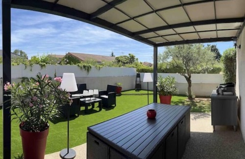 La Roche-de-Glun House | La Maison de Jade, 4-star house, ideal for families or groups of friends