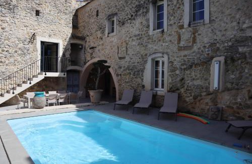 Euzet-les-Bains House | LA MAISON DE LIVIA, Gîte, chambres et table d'hôtes, entre Uzès et Nîmes