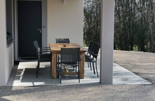 Le Fied House | La Maison du Colombier Draps et Linges de Toilettes Inclus