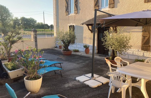 Ledeuix House | La Maison du Soleil, l'Aulhere, 3*, Spa and well-being massages optional, 120 m2
