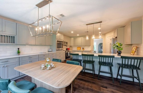 Conroe Apartment | La Maison Enchantée de Conroe 5` from Lake
