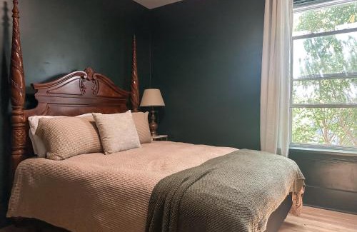 Moncton House | La Maison Victoria - 9 MINS- YQM Country Fest