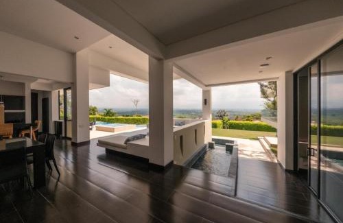 Montenegro Villa | La Montaña Mágica