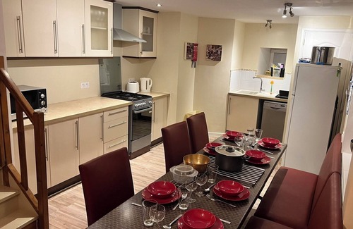 Saint-Mayeux House | La Noisette - Charming 17thC cottage. Low mobility access. Sleeps 7