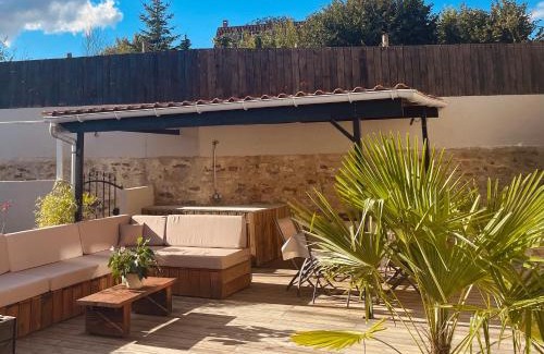 Coulonges-Cohan House | La Nomalina