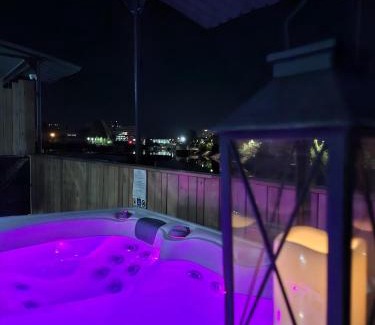Esplanade Apartment | La péniche de Fabrice avec Jacuzzi privatif