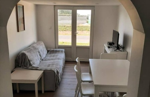 Brignogan-Plage House | La p'tite maison route du phare Brignogan-Plages with spa & pétanque court