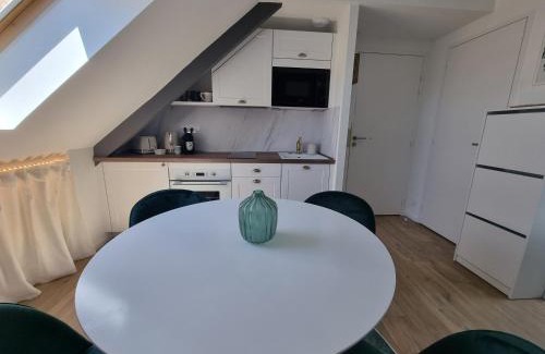 Bruz Apartment | La Palme d'Or by Madame Conciergerie