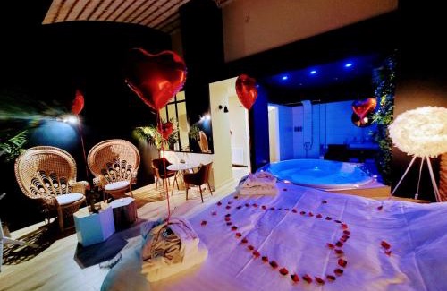 Sainte-Anne - Faubourg Noyon Apartment | La Parenthèse Envoutée