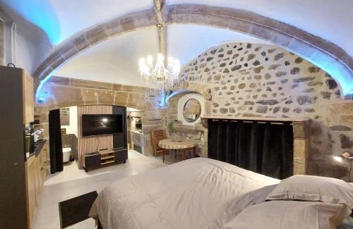 Le Puy-en-Velay Apartment | La parenthèse Ponote - Hammam - WIFI - city center