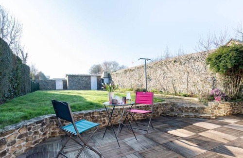 Gouville-sur-Mer House | La peite maison by Interhome