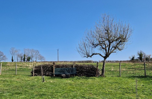 Saint-Leger-Vauban House | la petite maison, 2 person gite in beautiful Bourgandy