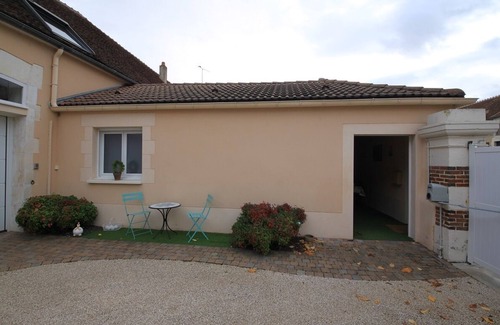 Moneteau House | La Petite Maison ideal for a stopover near Auxerre and vineyards (Chablis)