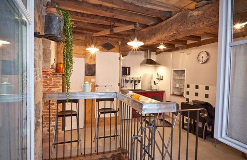Noyers-sur-Serein House | La Petite Sentence, cottage in the heart of a medieval village in a paved street