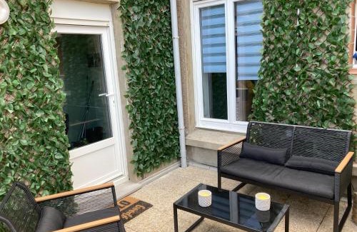 Le Portel Apartment | la petite terrasse d’Arthur; appartement terrasse à 50m de la mer