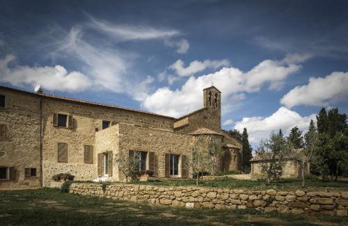 Trequanda Villa | La Pieve 1 by Salogi Villas