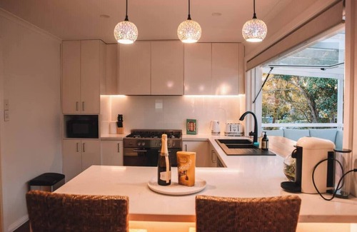 Cowes House | La Plage | A Cosy Cottage in Phillip Island