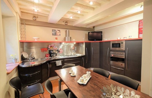Lucca Historical Center Apartment | La Quarquonia apartment with AC, wifi and outside private court