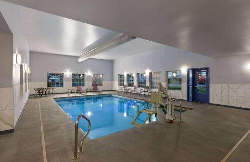 Olathe Hotel | La Quinta by Wyndham Olathe