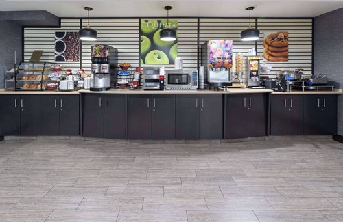 Williamsville Hotel | La Quinta Inn by Wyndham Buffalo Airport