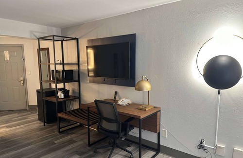 Homewood Hotel | La Quinta Inn & Suites by Wyndham Birmingham Homewood