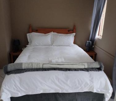 Pietermaritzburg Bed & Breakfast | La' Romi Self Catering Units