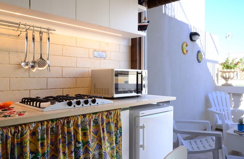 Marina di Ragusa House | La Rosa dei Venti - Typical, Independent with Exclusive Terrace at150 mt from the Sea