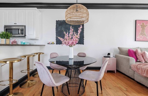 Cannonborough Elliotborough Apartment | La Rose | Bright and Comfortable Downtown Home