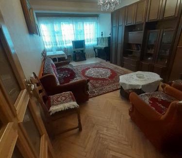 Alaverdi Apartment | LA's Apartment with closed parking