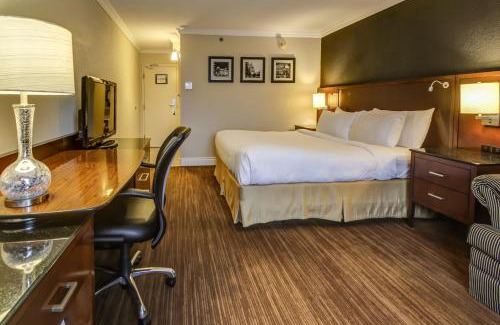 Chicoutimi Hotel | La Saguenéenne - Hôtel et Centre de Congrès
