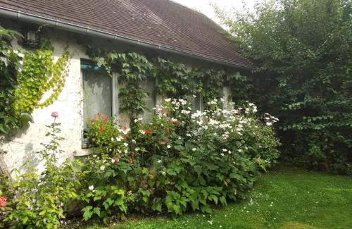 Saint-Jean-aux-Bois House | La Solitaire